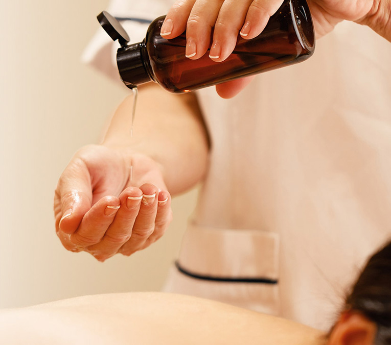 HERO-BANNER.AROMATHERAPHY-HOT-OIL-MOBILE